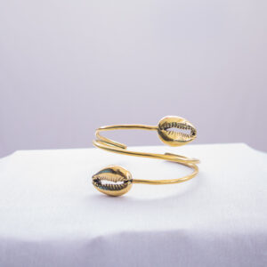 Elegant cowrie shell inspired bracelet made from pure brass