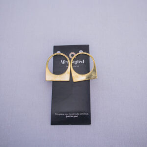 Polished brass earrings with a modern touch. Suitable for office wear.
