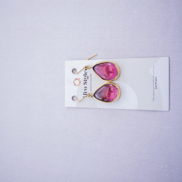 Sustainable fashion earrings made from recycled glass and pure brass.