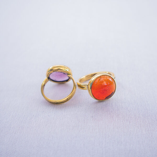Round beaded glass rings. Available in a variety of colours. With the perfect blend of recycled glass and pure brass.