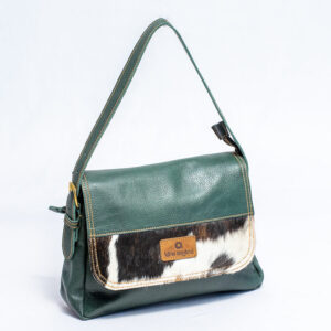 Dark green leather shoulder bag with cowhide flap and adjustable flap.Has a zip on the back side.